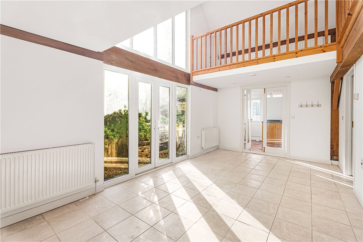 6 bedroom house, Ellesborough Road, Wendover HP22 - Available