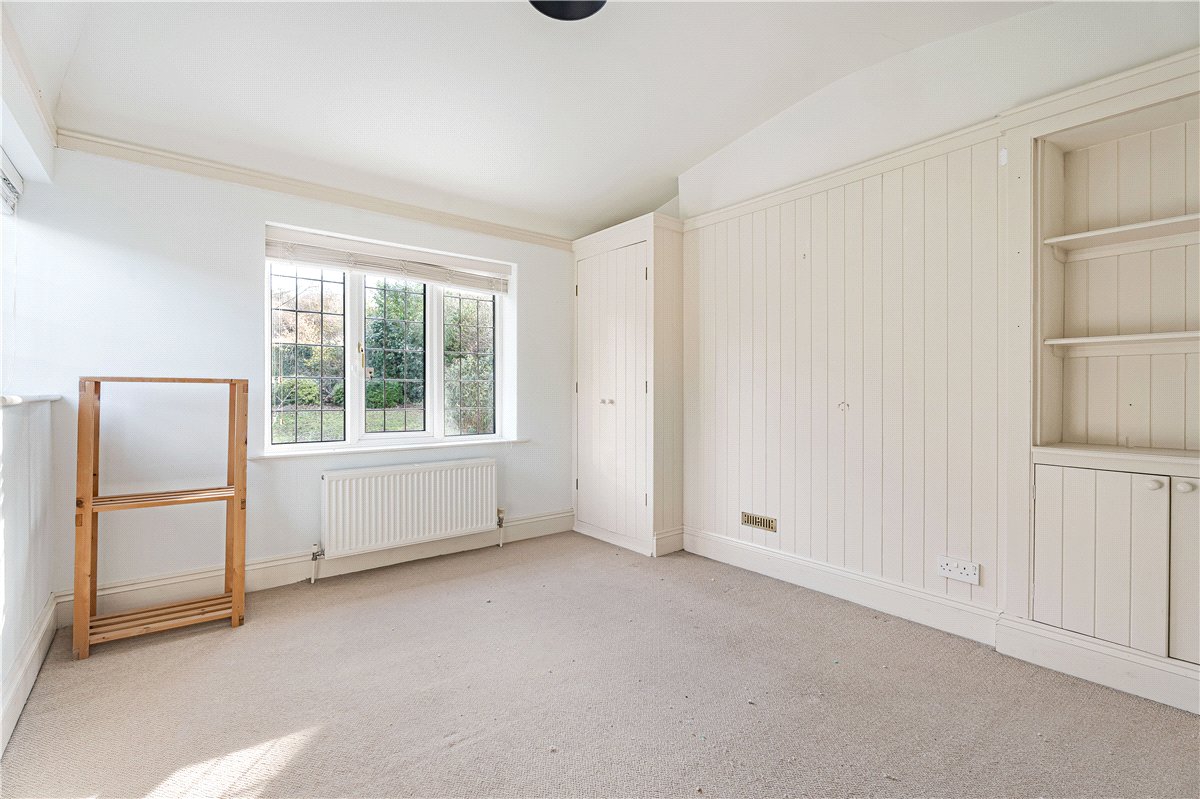 6 bedroom house, Ellesborough Road, Wendover HP22 - Available