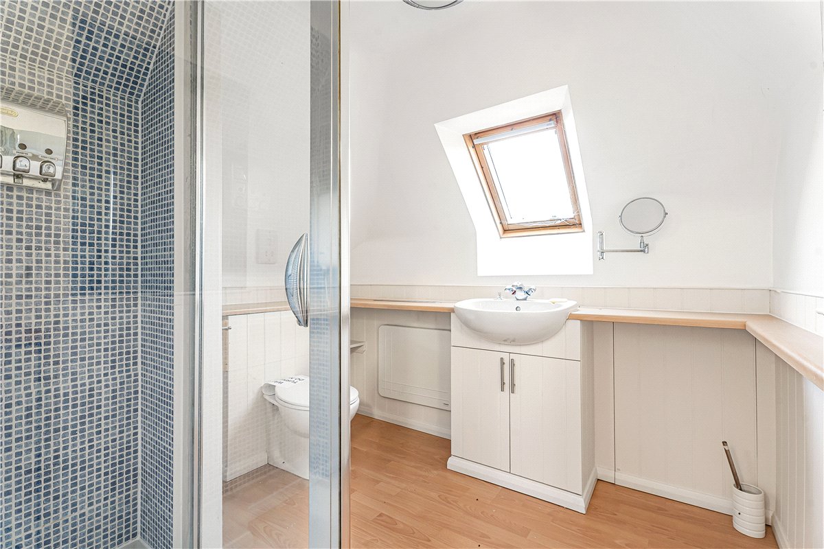 6 bedroom house, Ellesborough Road, Wendover HP22 - Available