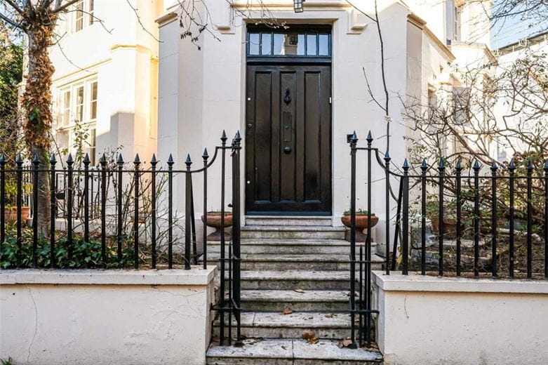 4 bedroom house, Park Village West, London NW1 - Available