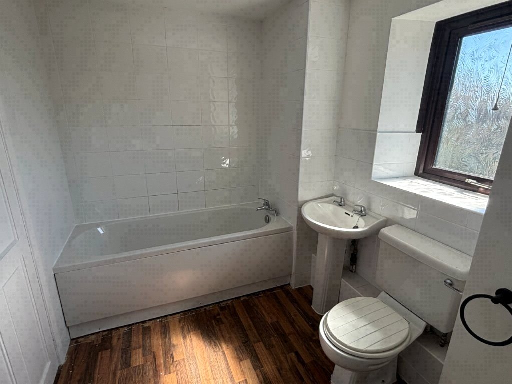 3 bedroom house, Bolsover Road, Woodthorpe S43 - Available