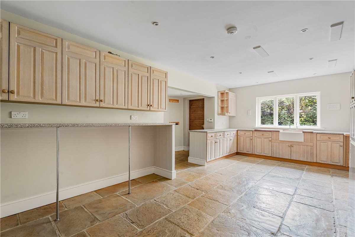 9 bedroom house, Turweston, Brackley NN13 - Available