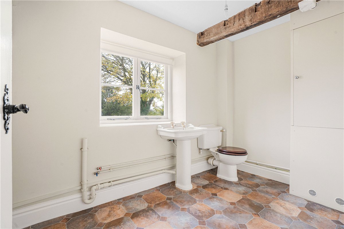 9 bedroom house, Turweston, Brackley NN13 - Available