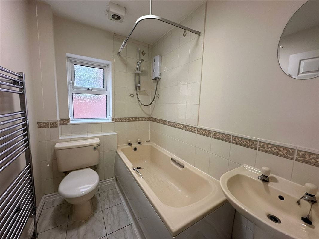 3 bedroom house, Westerton Drive, Bramley S66 - Available