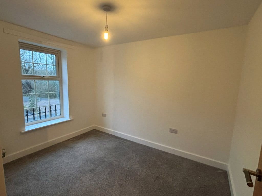 5 bedroom house, Comelybank Drive, Mexborough S64 - Available