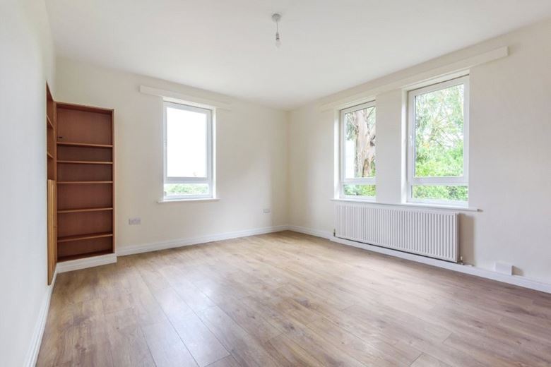 5 bedroom house, Holmsley Lane, Brierley S72 - Available