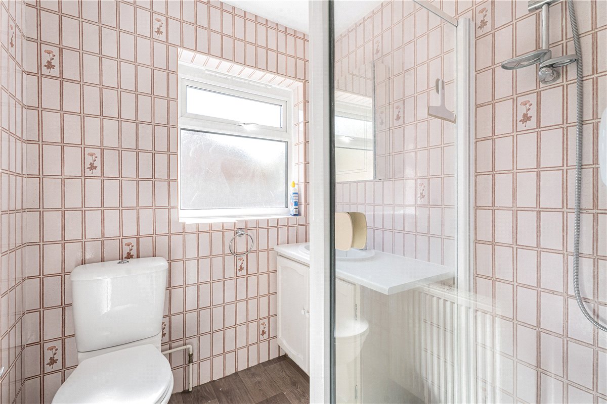 4 bedroom bungalow, London Road, Wendover HP22 - Available