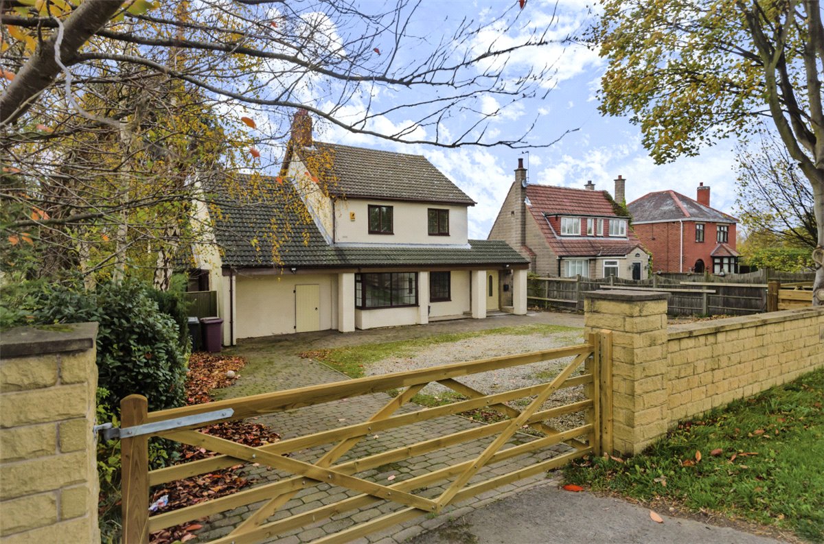 4 bedroom house, Chesterfield Road, Barlborough S43 - Available