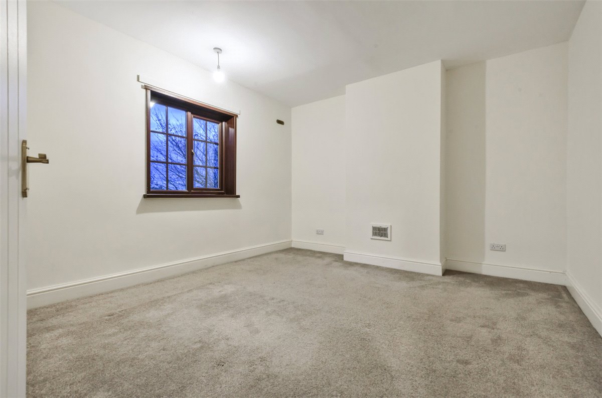 4 bedroom house, Chesterfield Road, Barlborough S43 - Available