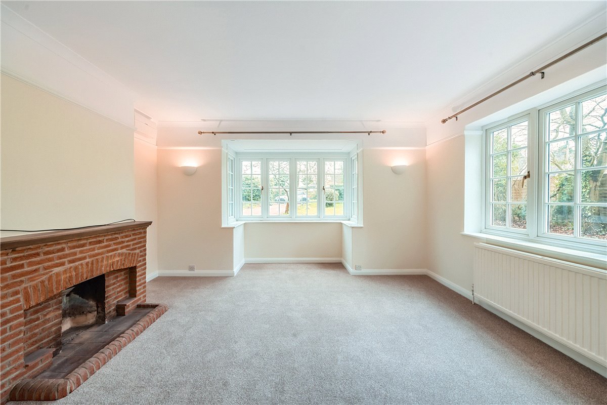 4 bedroom house, Ballinger Road, South Heath HP16 - Available