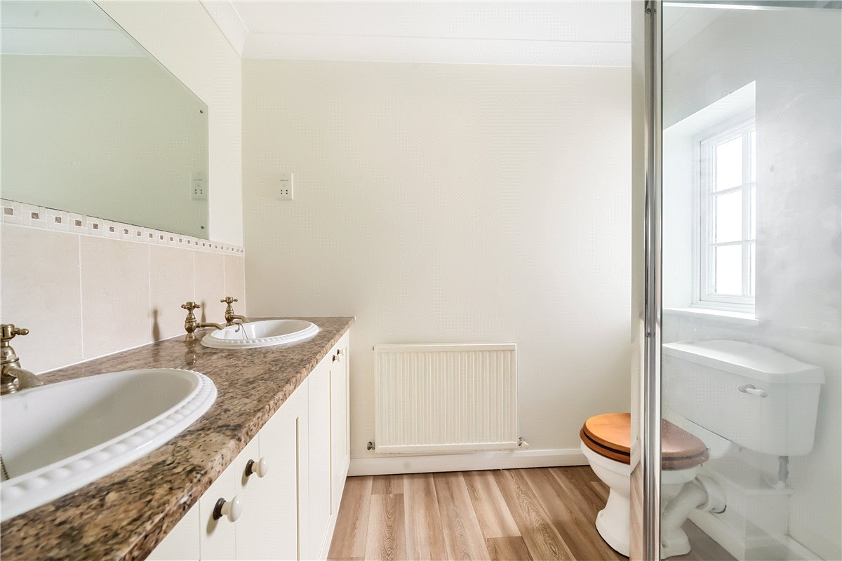 4 bedroom house, Ballinger Road, South Heath HP16 - Available