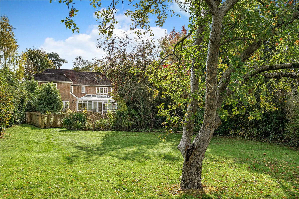 4 bedroom house, Ballinger Road, South Heath HP16 - Available