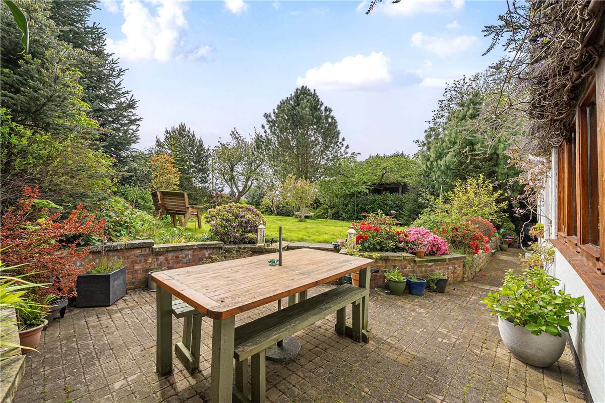 3 bedroom house, Hoo Green Lane, Mere WA16 - Available