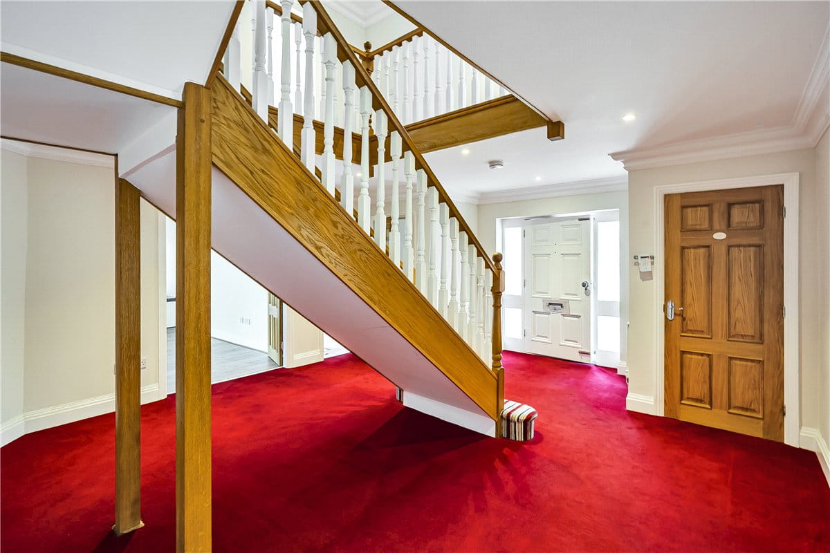 6 bedroom house, Towers Lane, Crofton WF4 - Let Agreed