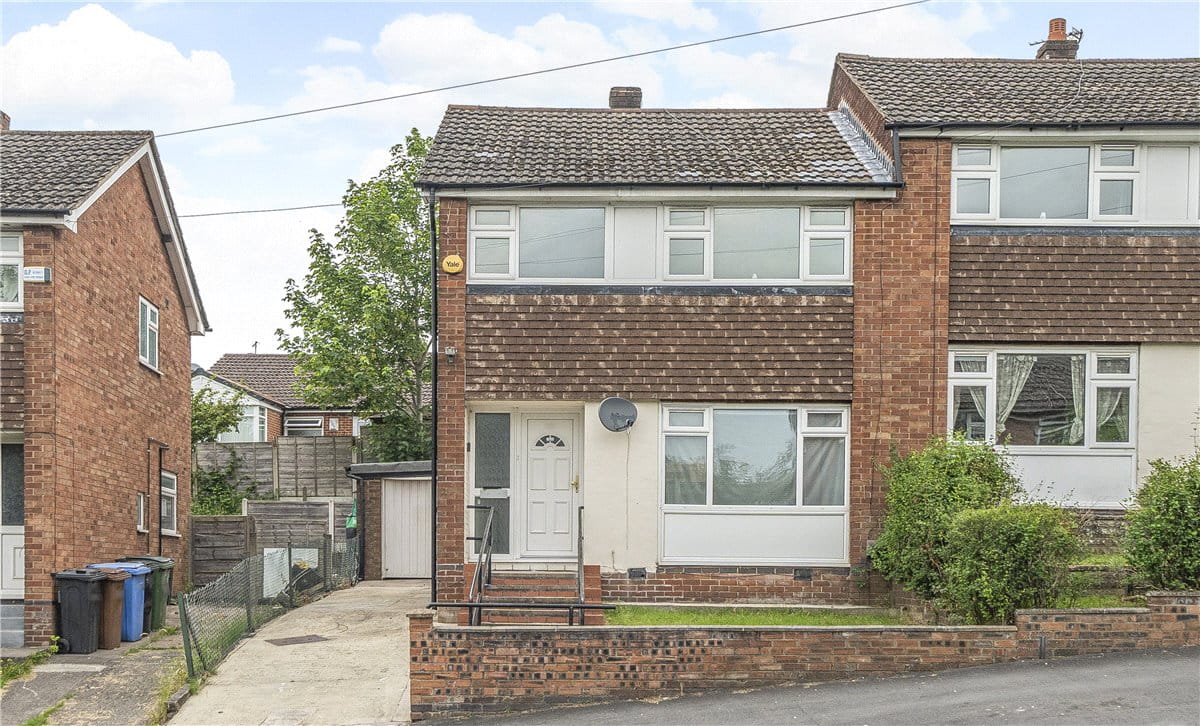 3 bedroom house, Kingsway, Bredbury SK6 - Available
