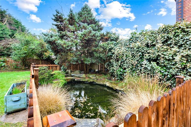 4 bedroom house, Burnside, Hale Barns WA15 - Available