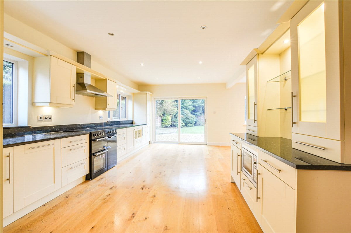 4 bedroom house, Burnside, Hale Barns WA15 - Available
