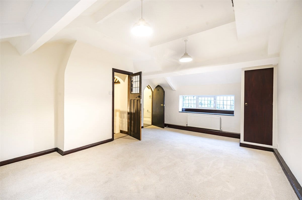 4 bedroom house, Pontefract Road, Crofton WF4 - Available