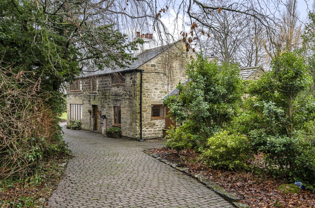 4 bedroom house, Pontefract Road, Crofton WF4 - Available