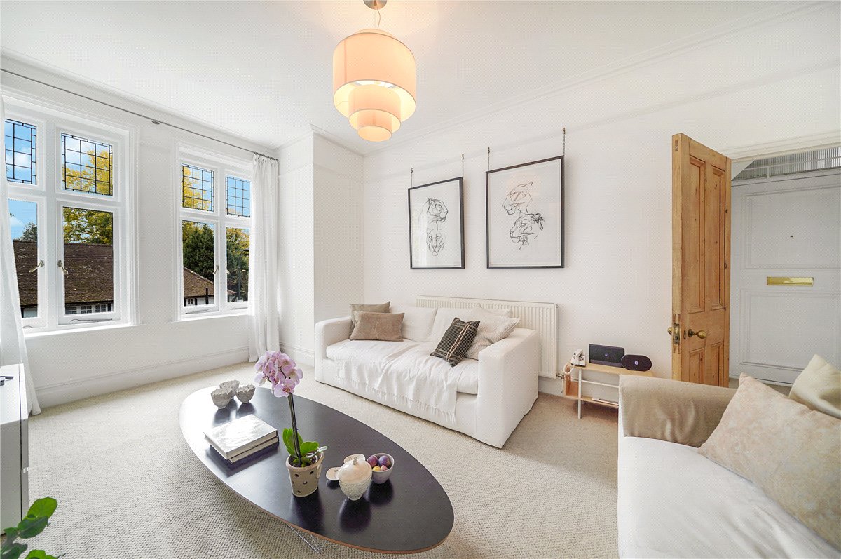 3 bedroom flat, Bishops Mansions, Fulham SW6 - Available