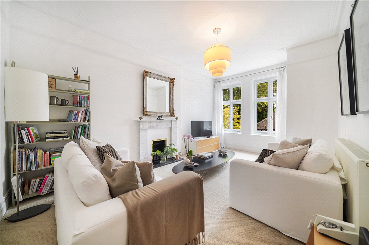 3 bedroom flat, Bishops Mansions, Fulham SW6 - Available