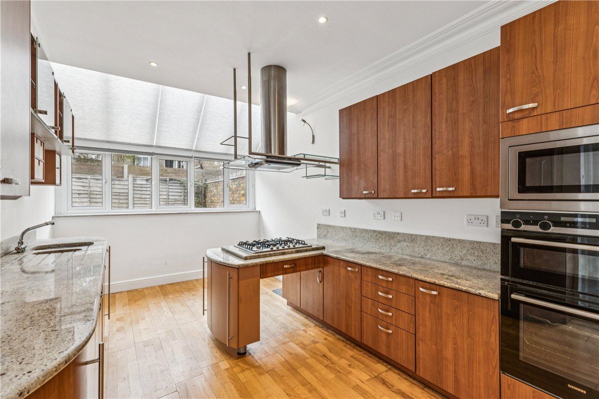 4 bedroom house, Firth Gardens, London SW6 - Available