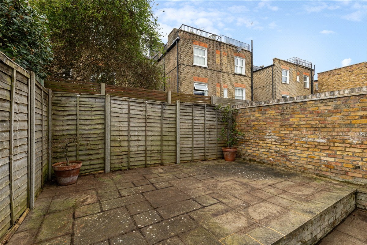 4 bedroom house, Firth Gardens, London SW6 - Available