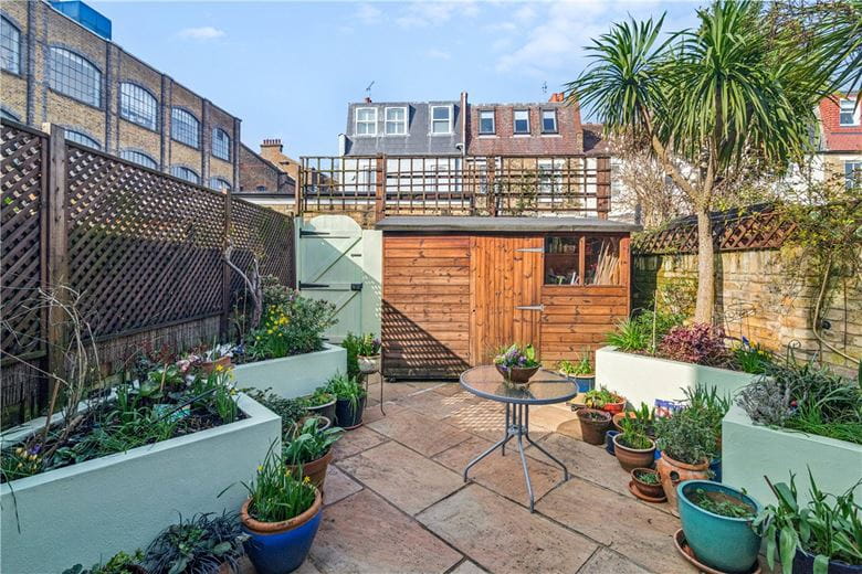 2 bedroom flat, Wingrave Road, London W6 - Available