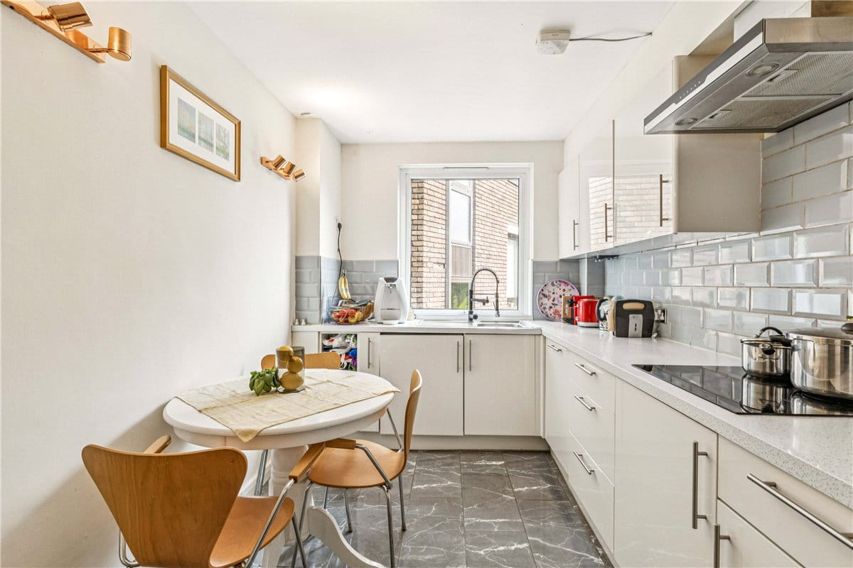 2 bedroom flat, Alder Lodge, 73 Stevenage Road SW6 - Available