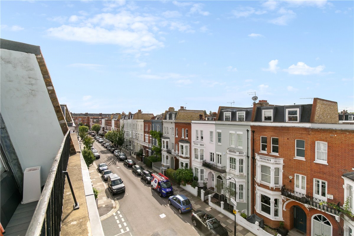 2 bedroom flat, Waldemar Avenue, London SW6 - Sold