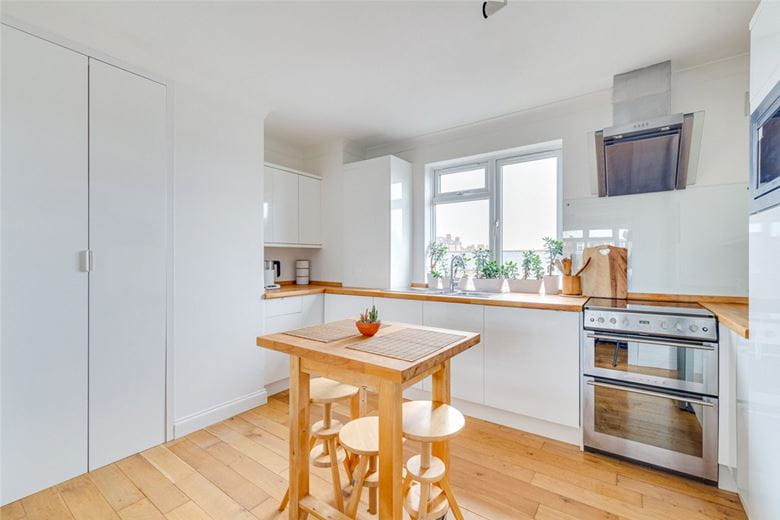 2 bedroom flat, Burnfoot Avenue, London SW6 - Available