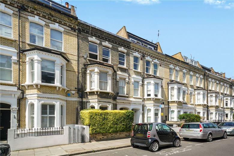 1 bedroom flat, Radipole Road, London SW6 - Available
