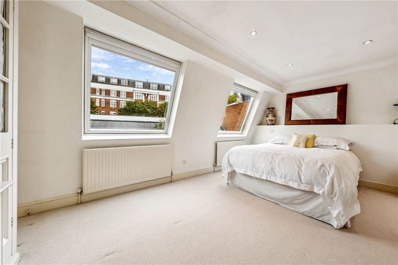 3 bedroom house, Burlington Road, London SW6 - Available