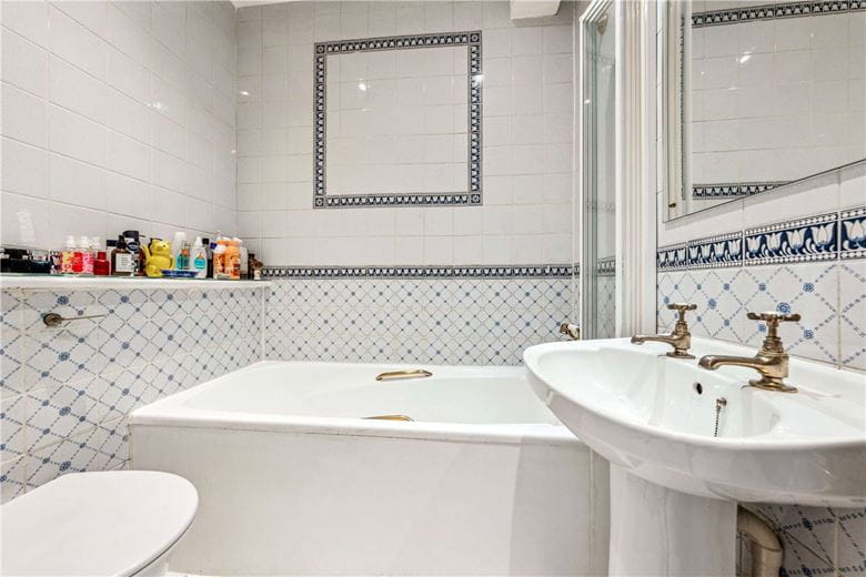 3 bedroom house, Burlington Road, London SW6 - Available