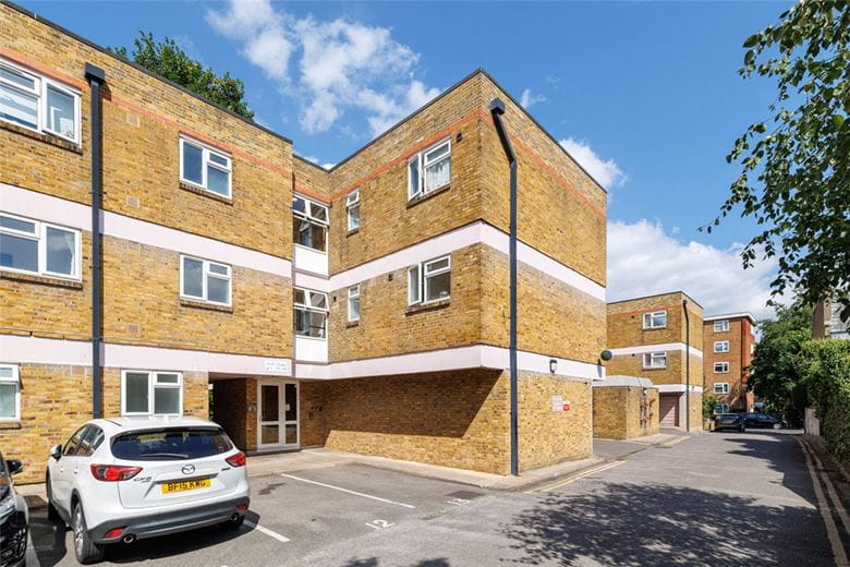 1 bedroom flat, Landridge Road, London SW6 - Available