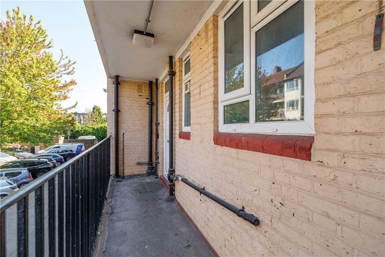 3 bedroom flat, Fulham Palace Road, London SW6 - Sold STC