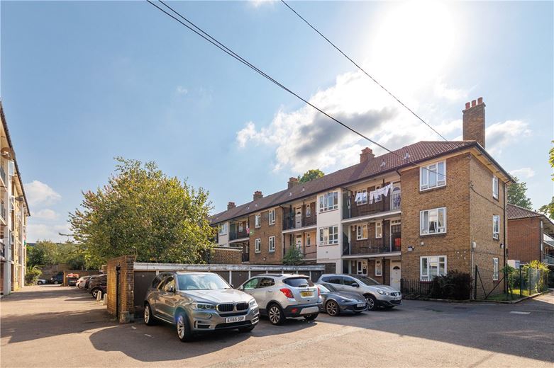 3 bedroom flat, Fulham Palace Road, London SW6 - Sold STC