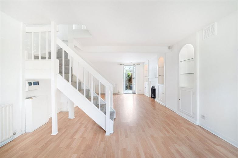 2 bedroom house, Burlington Road, London SW6 - Available