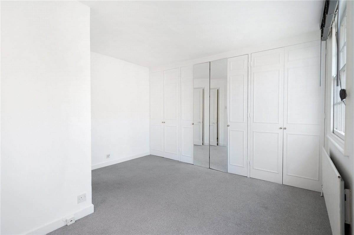 2 bedroom house, Burlington Road, London SW6 - Available