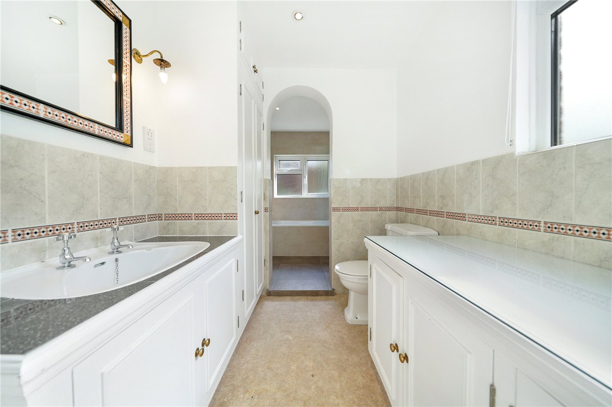 2 bedroom house, Burlington Road, London SW6 - Available