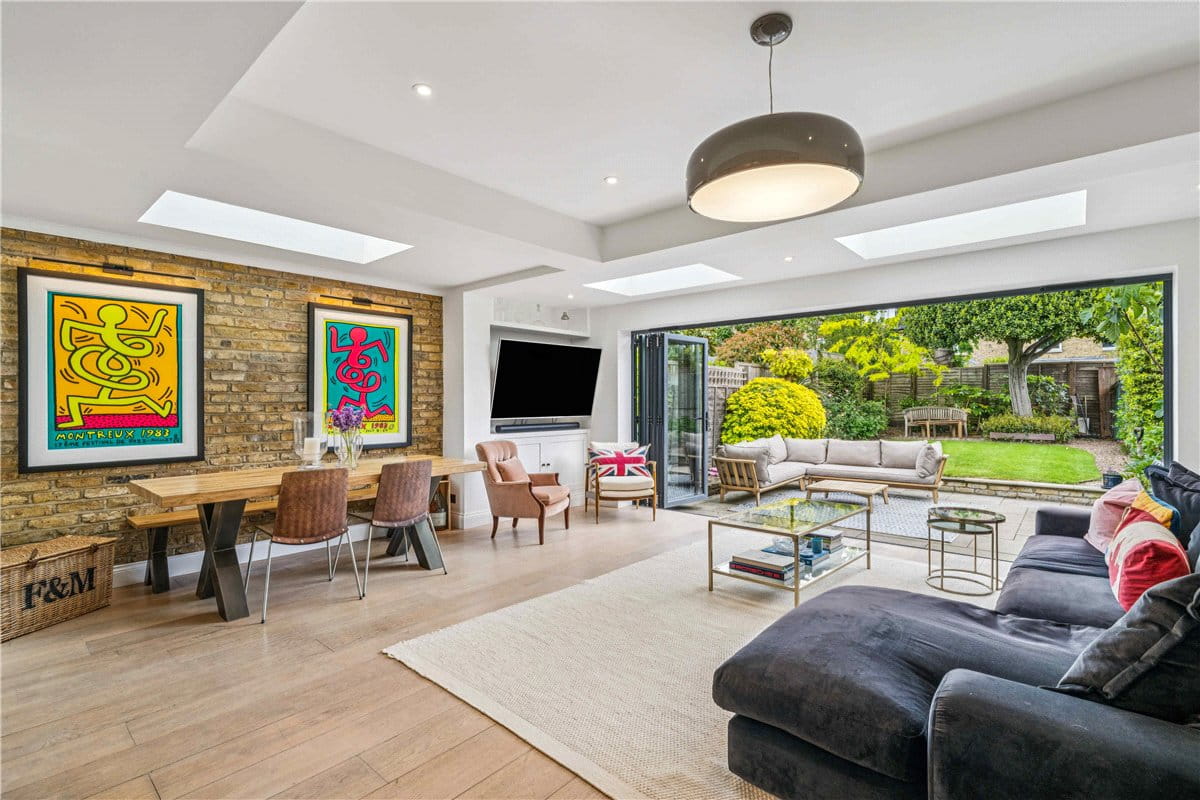 3 bedroom flat, Greswell Street, London SW6 - Available