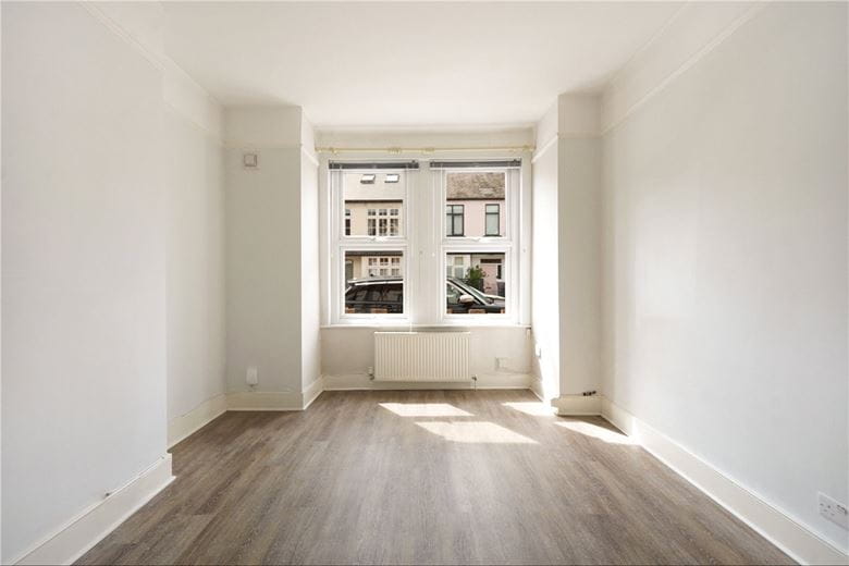1 bedroom maisonette, Willow Vale, London W12 - Available