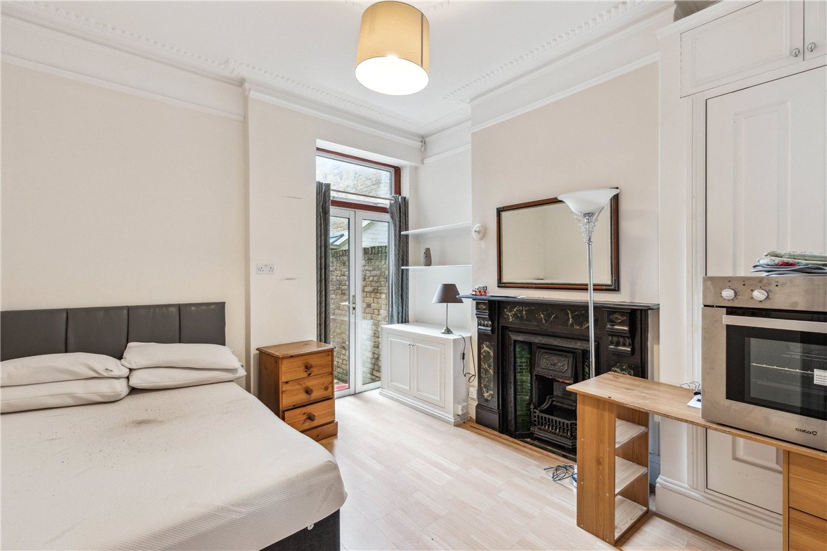 6 bedroom house, Niton Street, London SW6 - Available