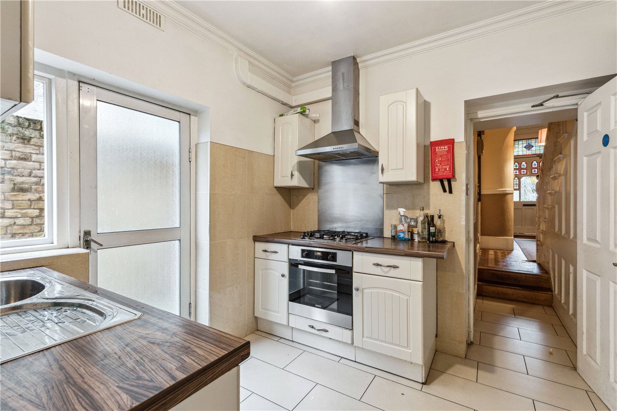 6 bedroom house, Niton Street, London SW6 - Available
