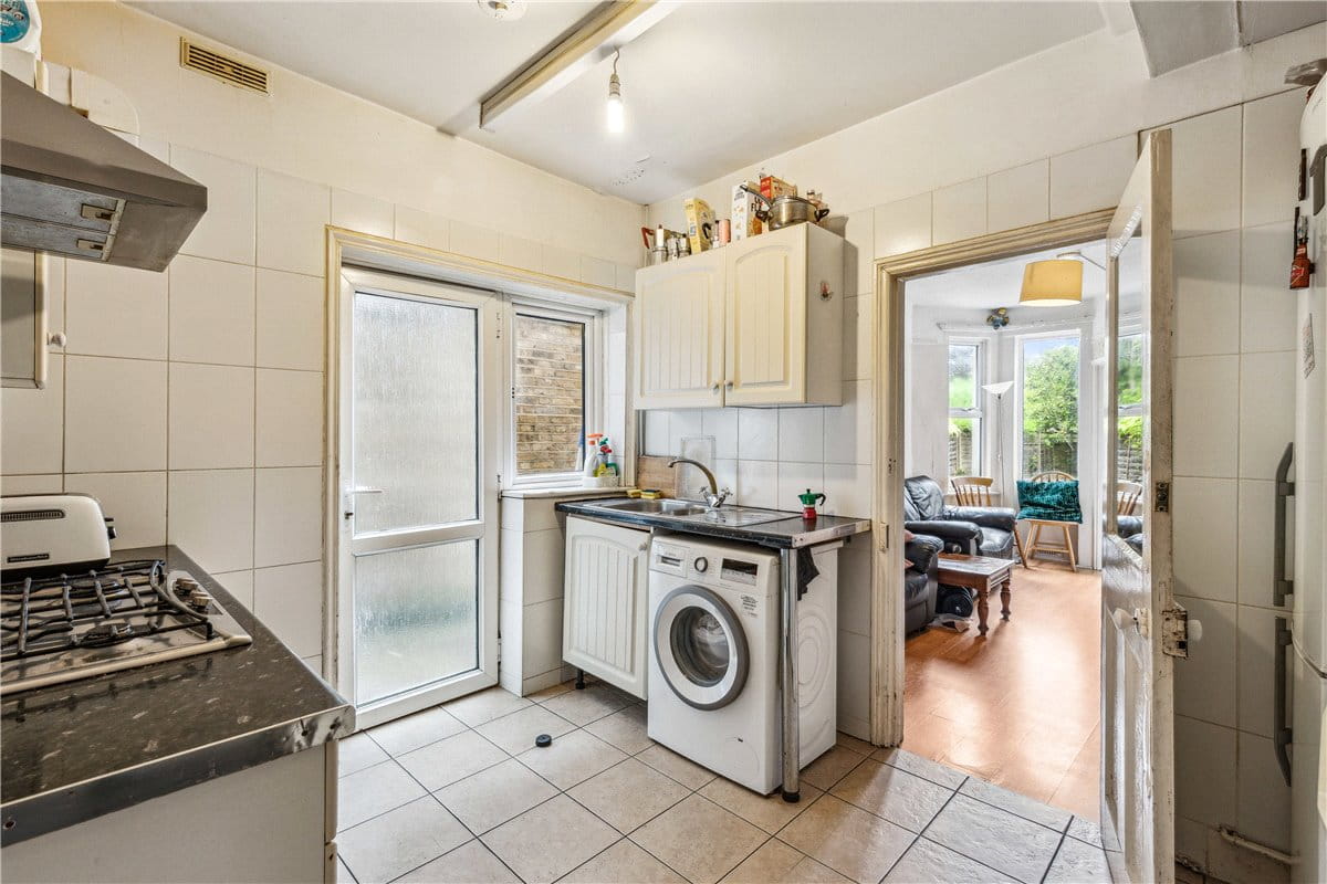 6 bedroom house, Niton Street, London SW6 - Available
