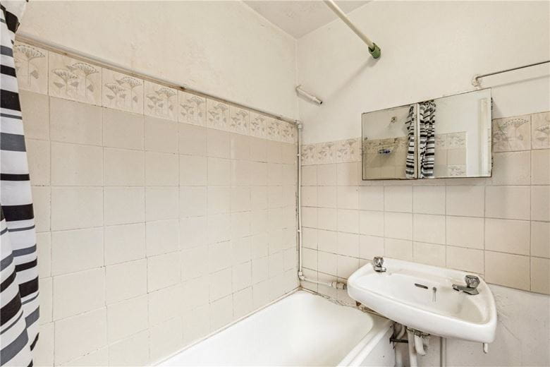 6 bedroom house, Niton Street, London SW6 - Available