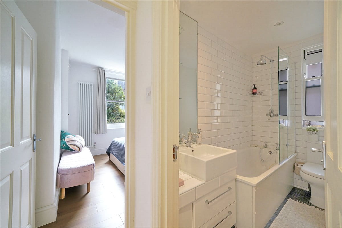 2 bedroom flat, Mirabel Road, London SW6 - Available