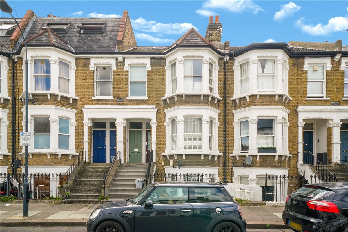 2 bedroom flat, Mirabel Road, London SW6 - Available