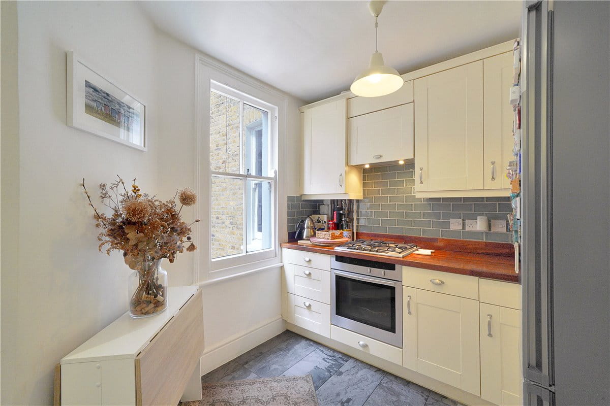 2 bedroom flat, Mirabel Road, London SW6 - Available