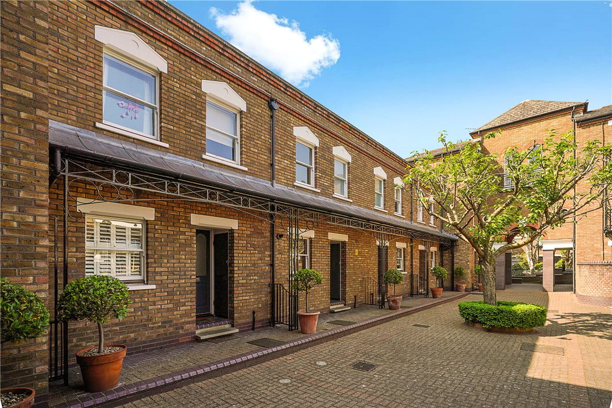 2 bedroom house, Marryat Square, Wyfold Road SW6 - Sold STC
